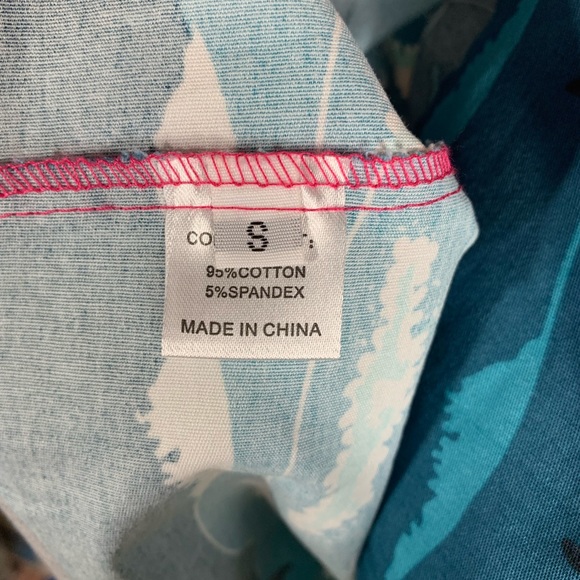 Super Cute Surfer Girl Pleated Skirt - Small - Picture 8 of 9